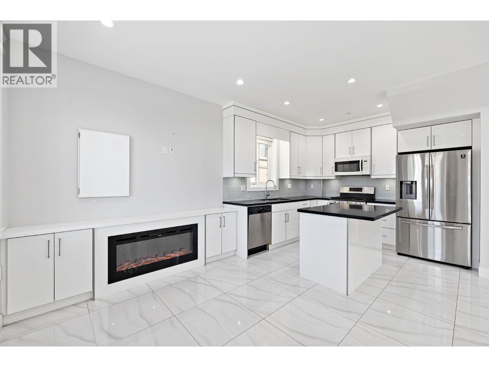 6 Bed, 4 Bath House for Sale in Vancouver – 1 2430 E 41 STREET, Vancouver – MLS# R3153326 - Image 11
