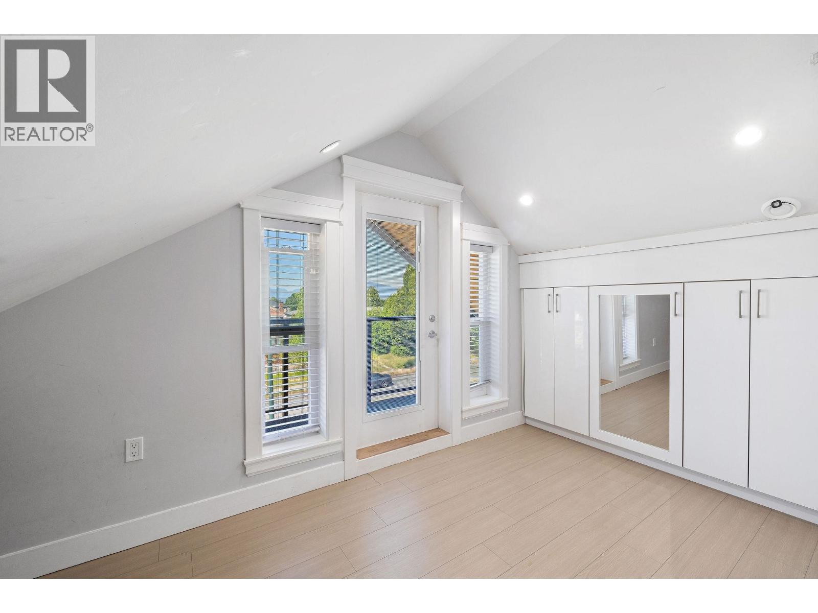 6 Bed, 4 Bath House for Sale in Vancouver – 1 2430 E 41 STREET, Vancouver – MLS# R3153326 - Image 23
