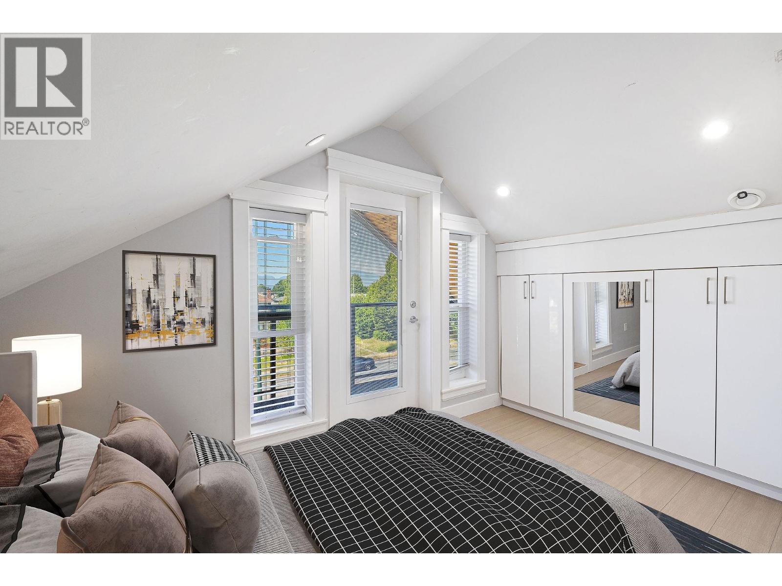 6 Bed, 4 Bath House for Sale in Vancouver – 1 2430 E 41 STREET, Vancouver – MLS# R3153326 - Image 24