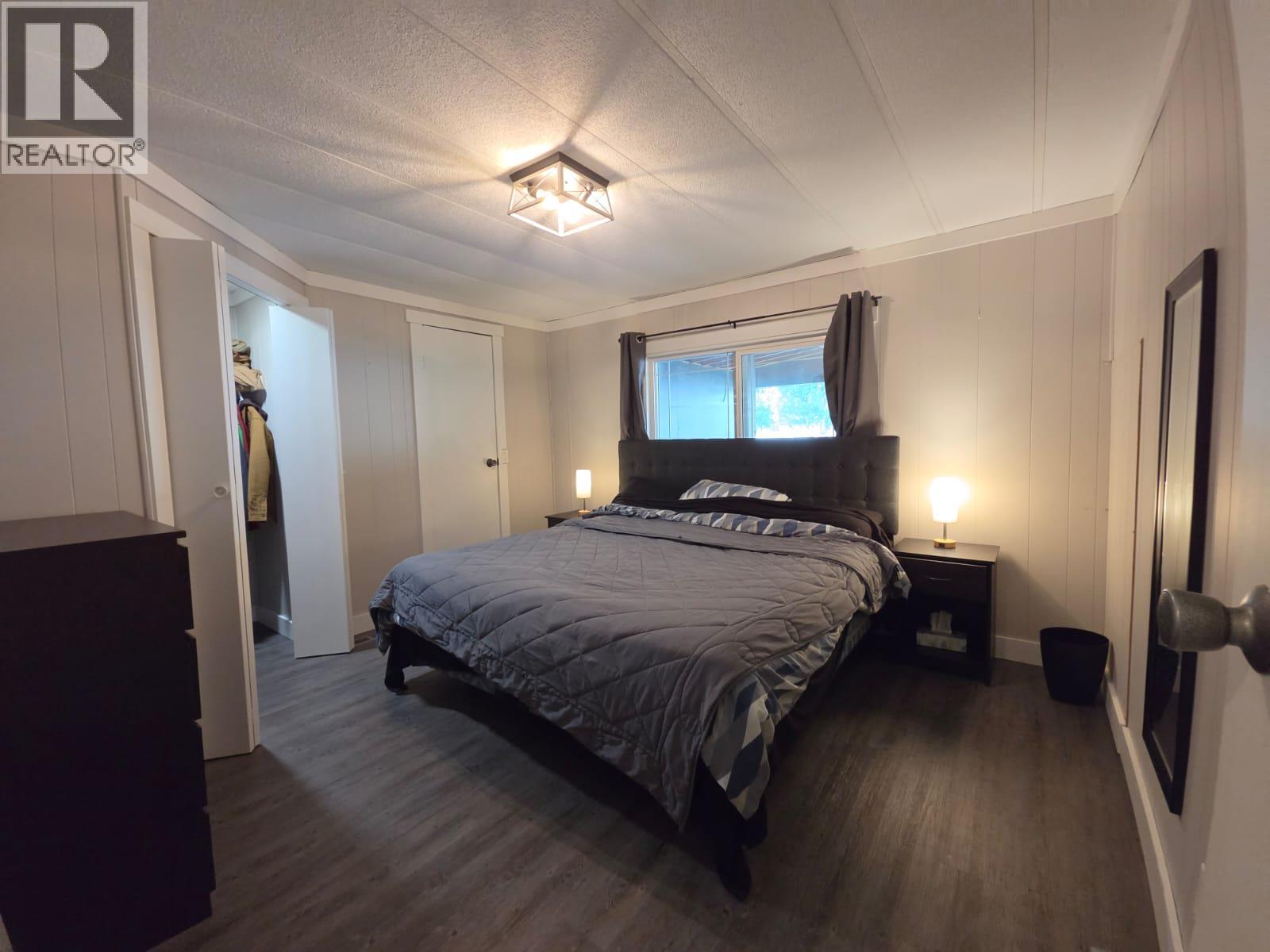 5117 43 Street NE - 16