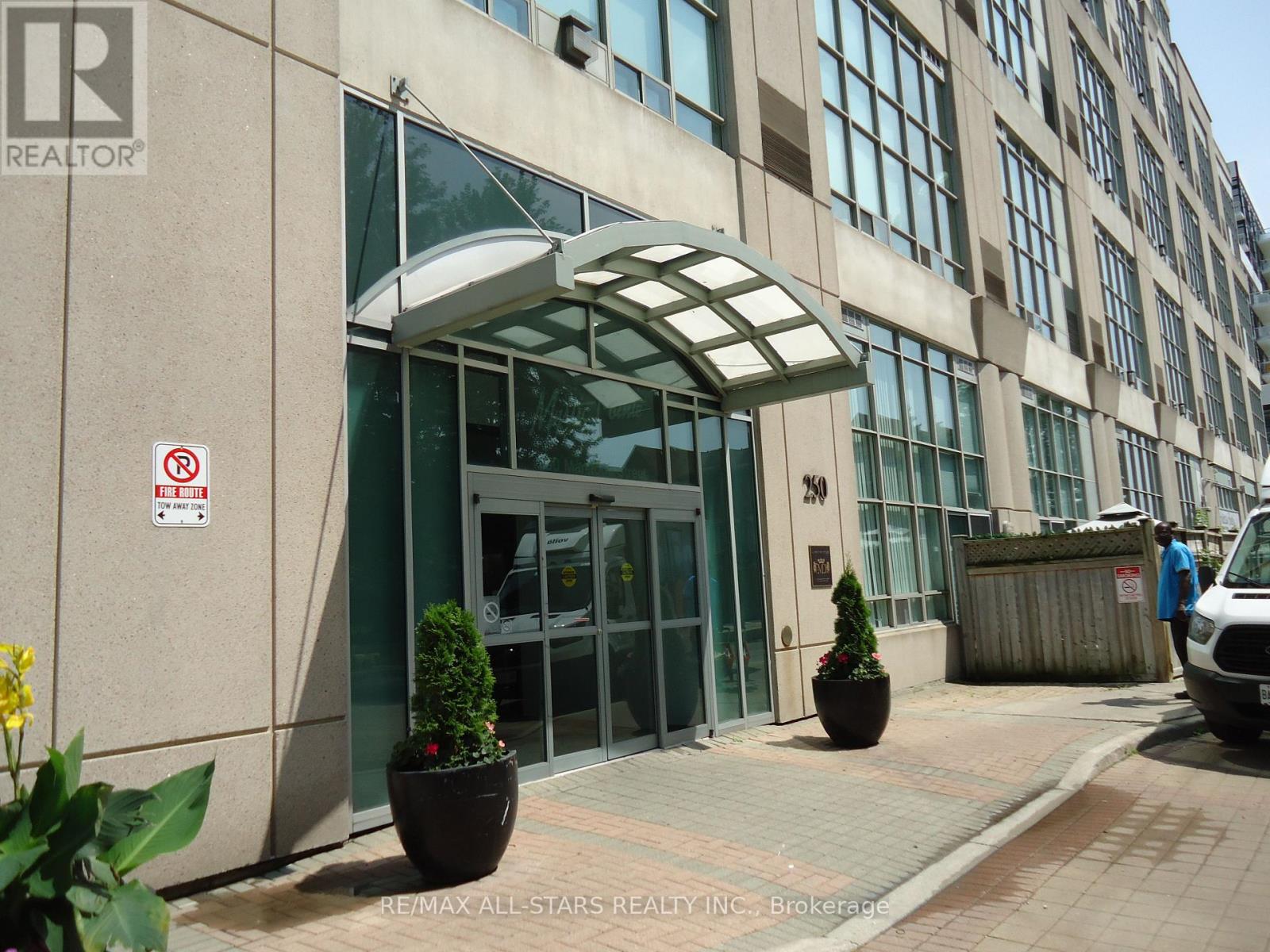 #621 250 MANITOBA STREET - 2