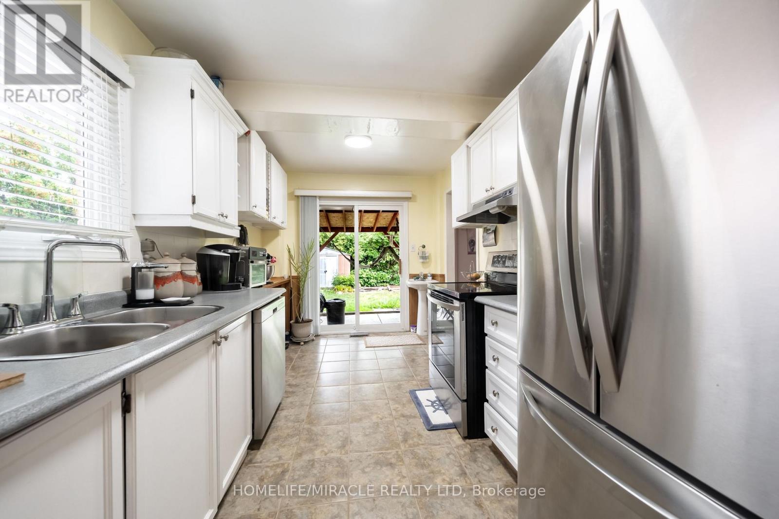 59 MARTINDALE CRESCENT - 15