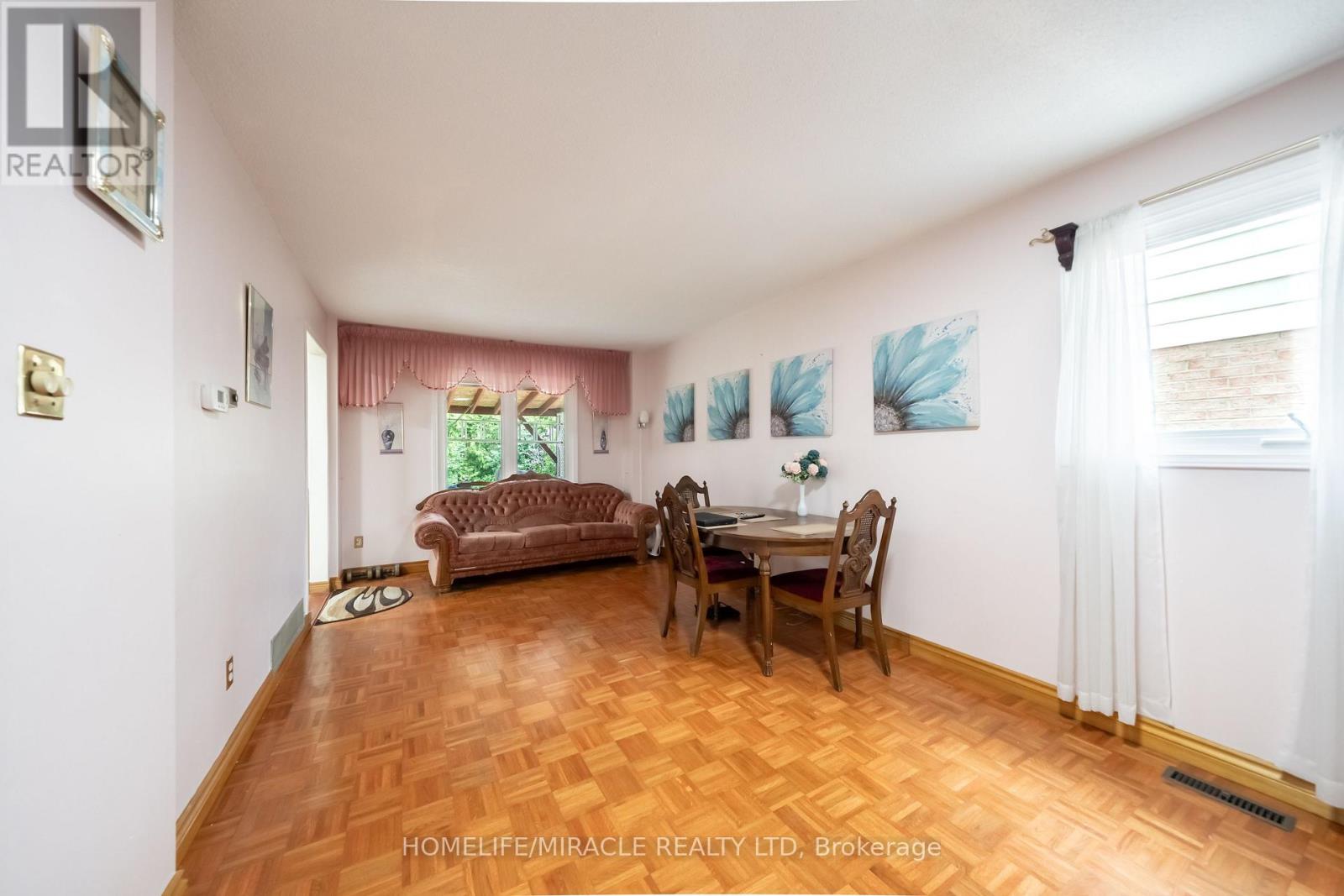 59 MARTINDALE CRESCENT - 9
