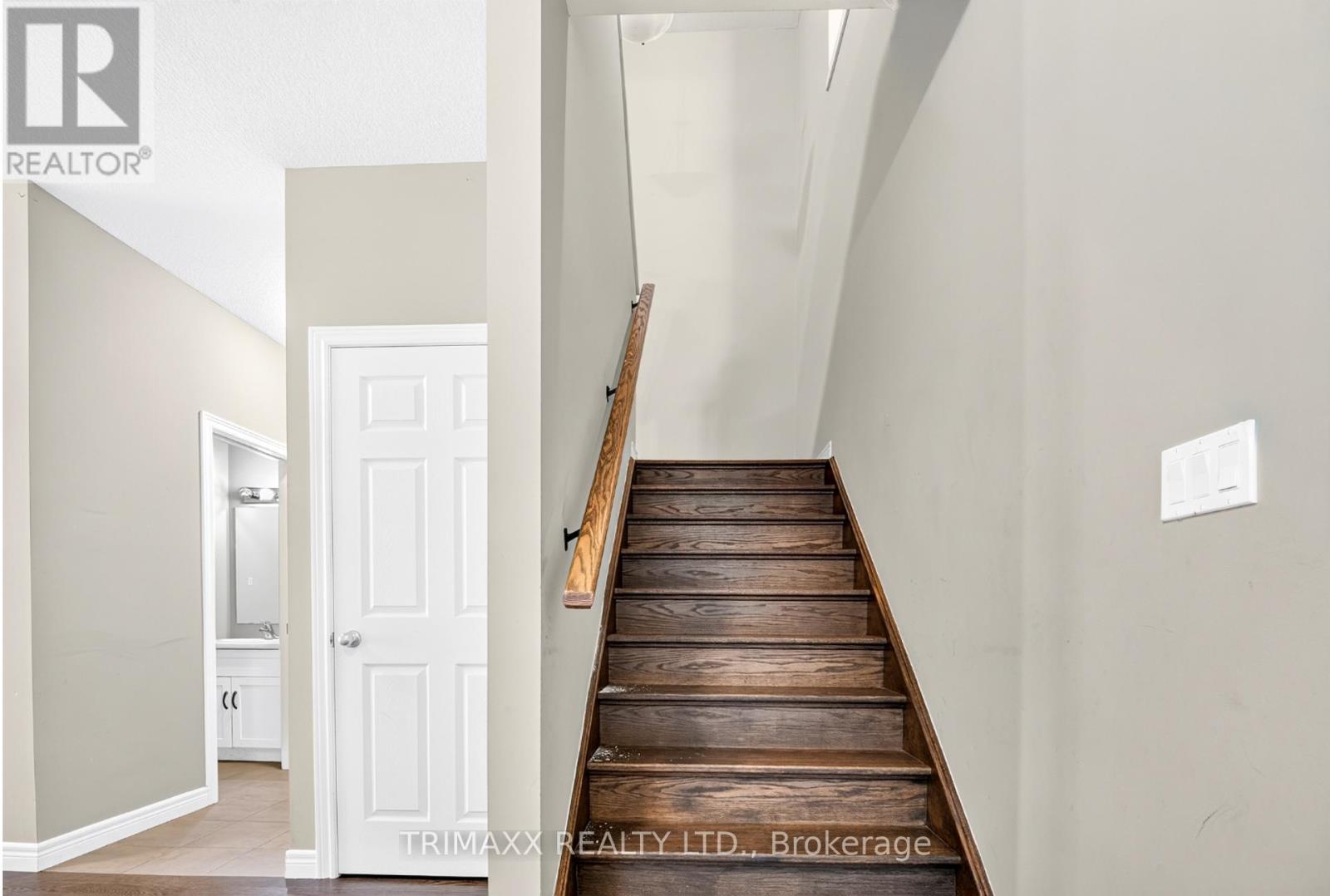 104 TARTAN AVENUE - 15