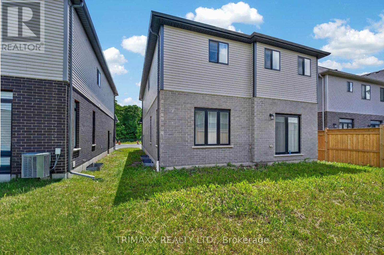 104 TARTAN AVENUE - 39