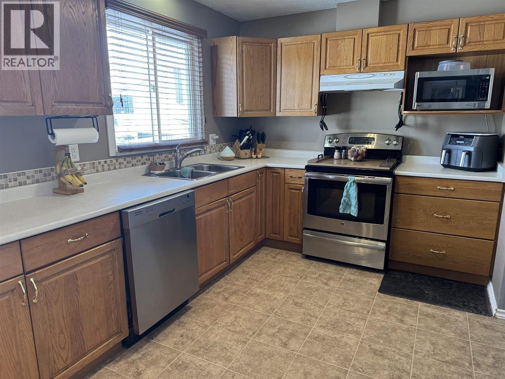 13 MANSON CRESCENT - 2