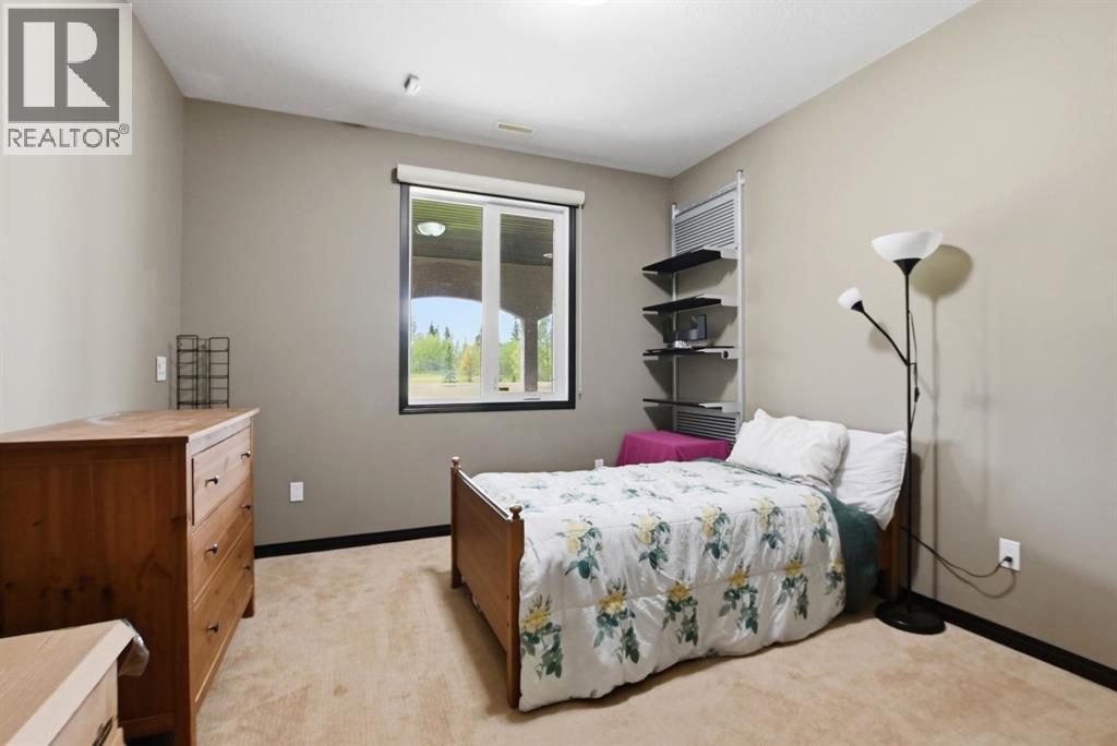 74 Oaklands Crescent - Photo 33