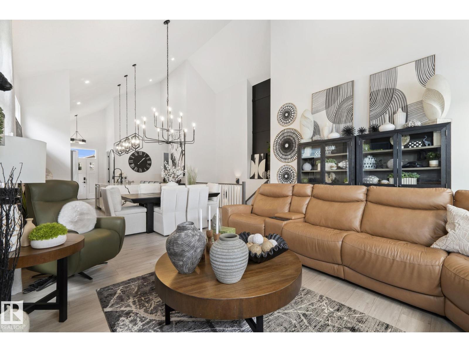 55 MAPLE CR - Image 17