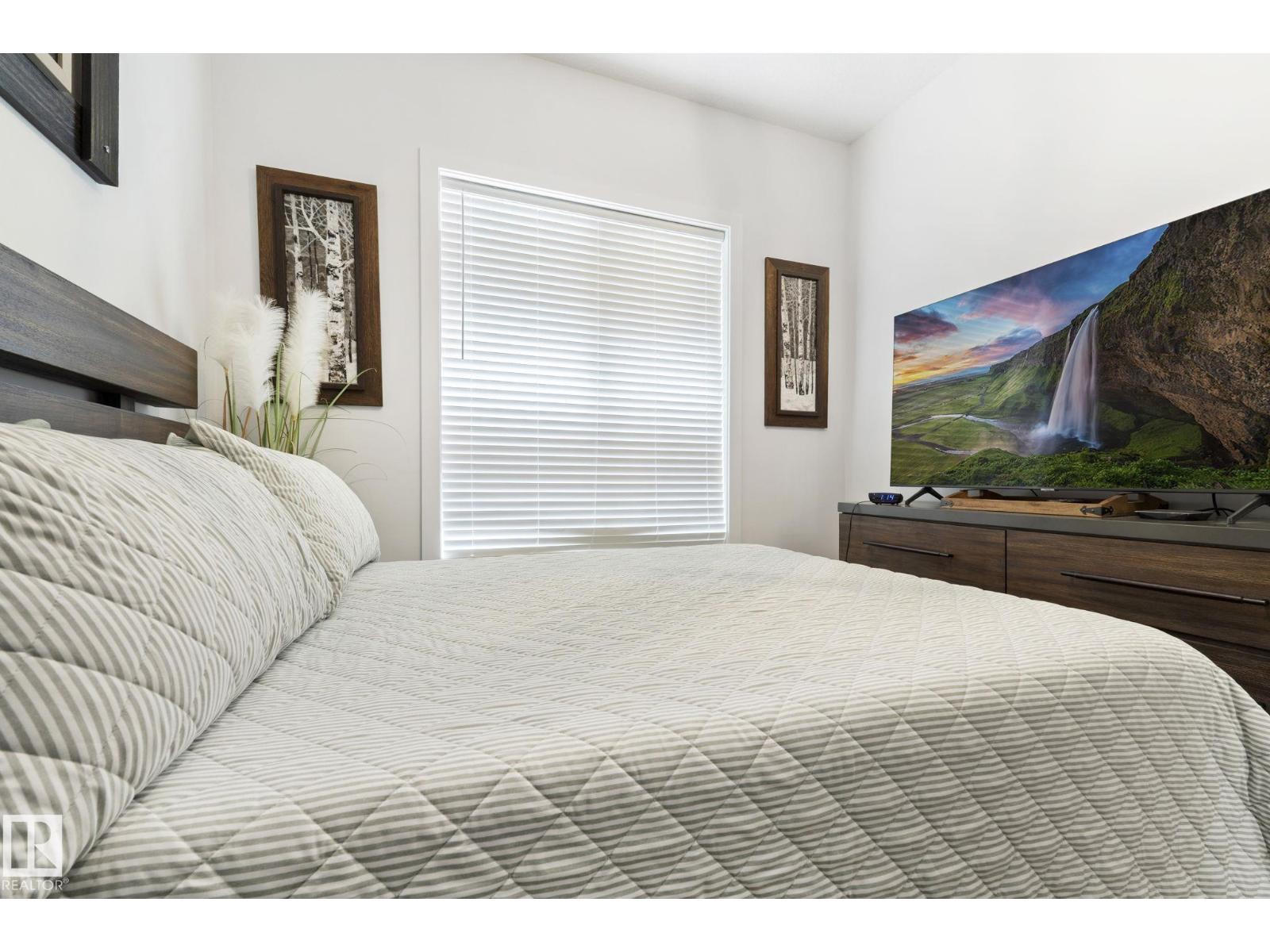 55 MAPLE CR - Image 28