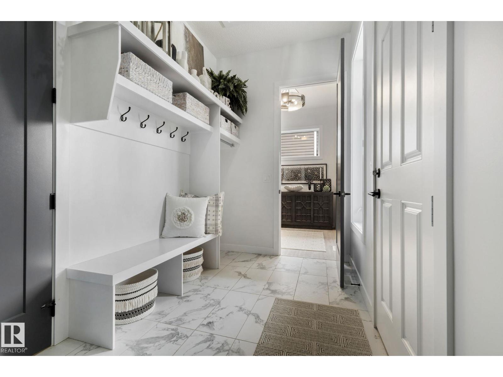 55 MAPLE CR - Image 31