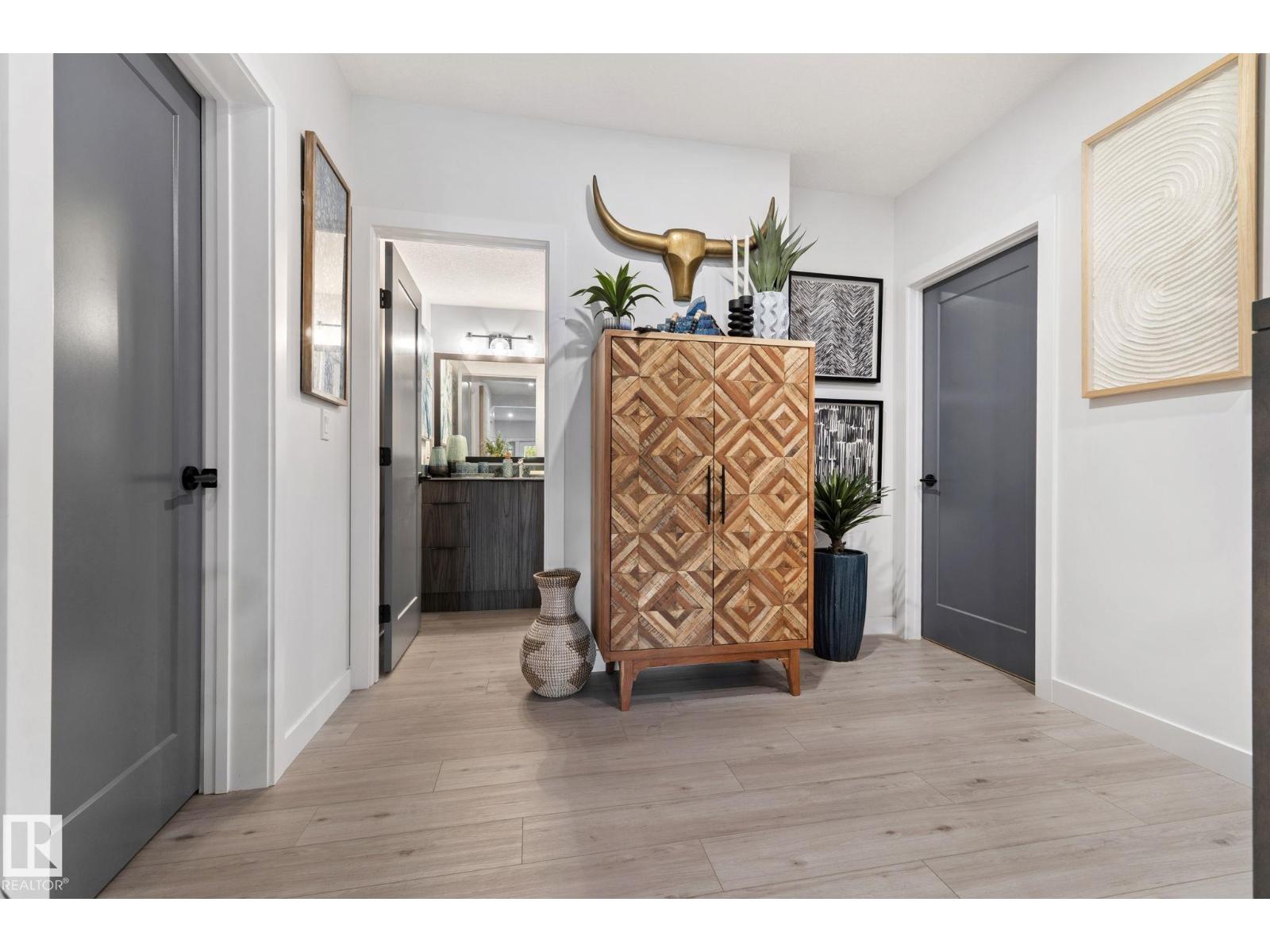 55 MAPLE CR - Image 36