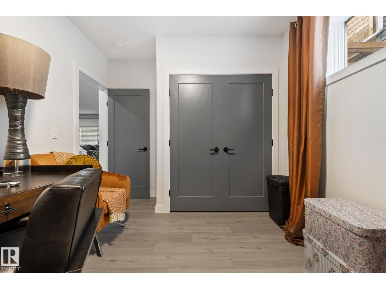 55 MAPLE CR - Image 46
