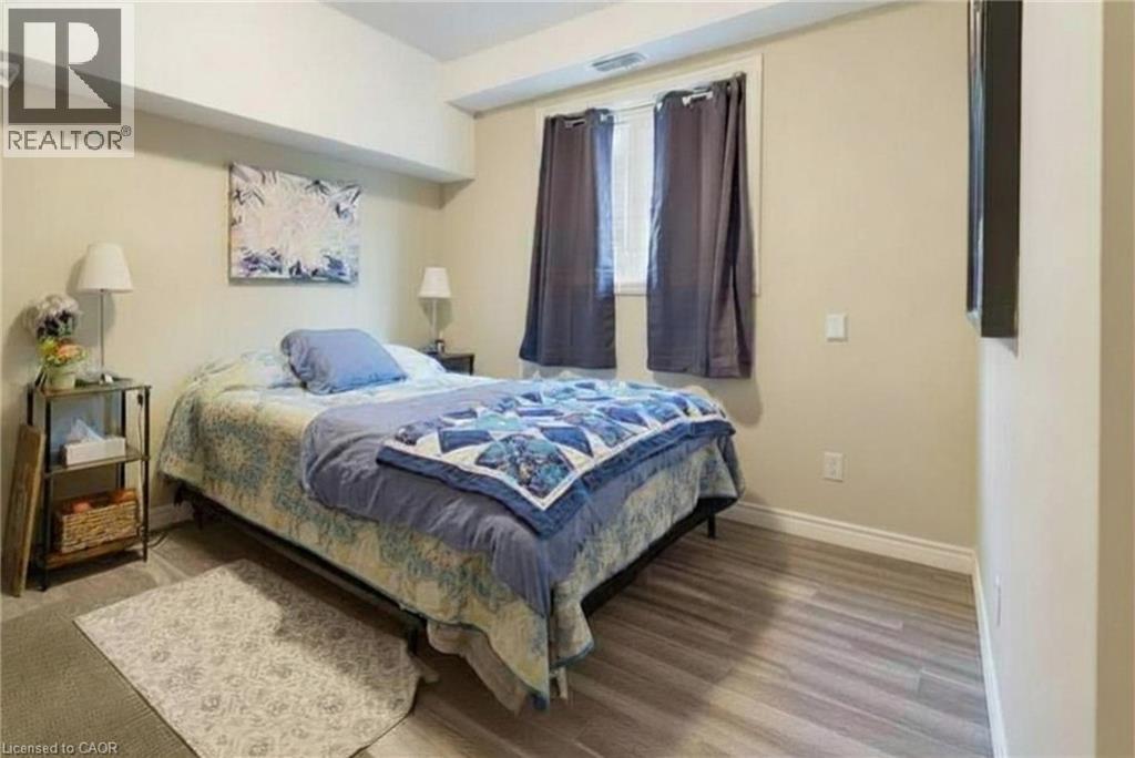 185 WEDGEWOOD Drive - Image 16