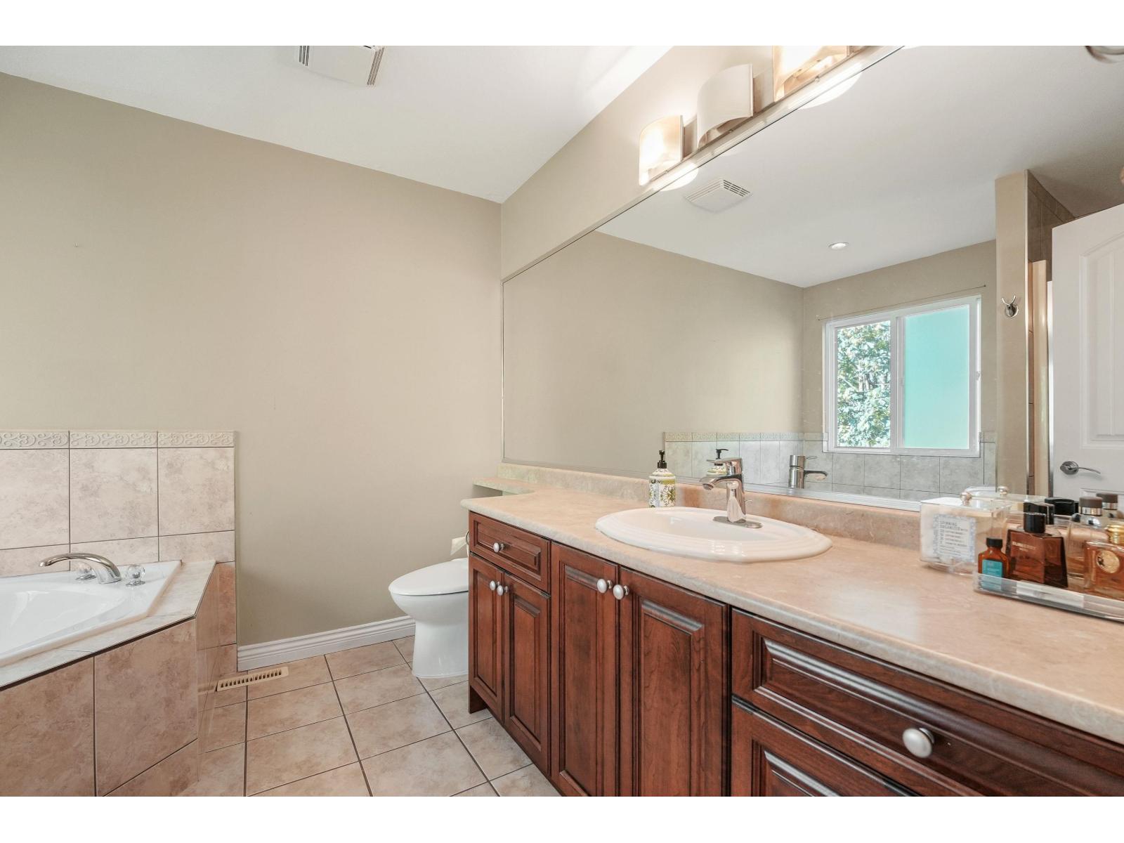 8 Bed, 6 Bath House for Sale in Mission – 8032 MELBURN DRIVE, Mission – MLS# R3154032 - Image 25
