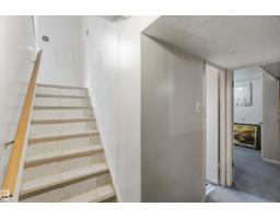 8031 135a Av Nw, Edmonton, AB T5C2J6 Photo 7