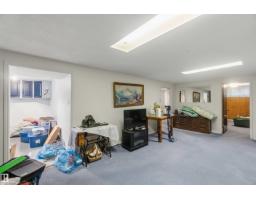 8031 135a Av Nw, Edmonton, AB T5C2J6 Photo 8