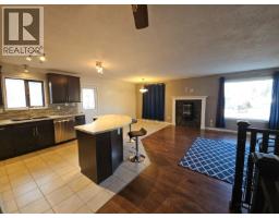 Bedroom - 256 Peace River Crescent, Tumbler Ridge, BC V0C2W0 Photo 8