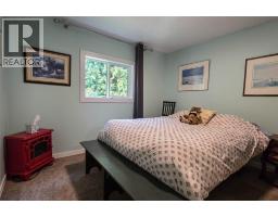 475 Westside Road, Trout Lake, BC V0G1R2 Photo 15