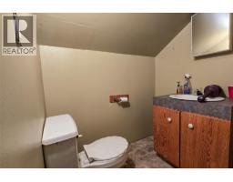 475 Westside Road, Trout Lake, BC V0G1R2 Photo 23