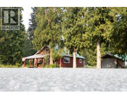475 Westside Road, Trout Lake, BC V0G1R2 Photo 33