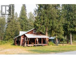 475 Westside Road, Trout Lake, BC V0G1R2 Photo 34