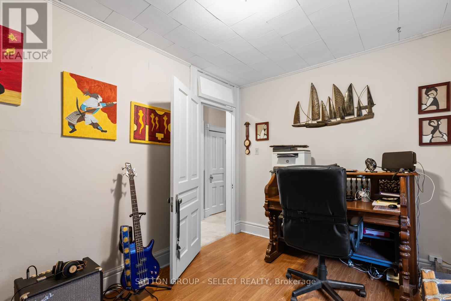 1030 YORK STREET - Image 20