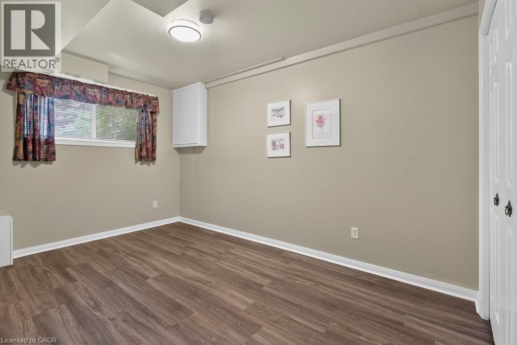 409 MOHAWK Road W - Image 31