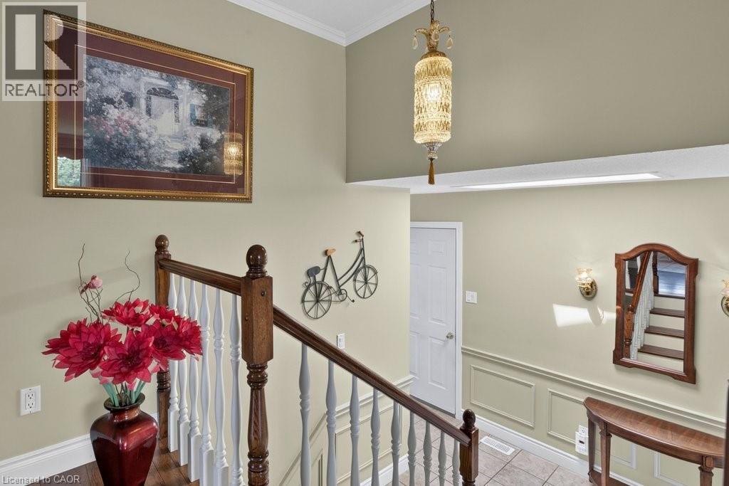 409 MOHAWK Road W - Image 6