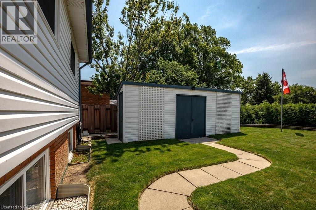 409 MOHAWK Road W - 40