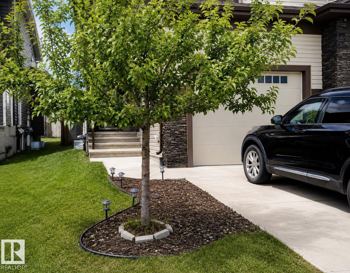2518 22 AV NW NW, Edmonton — photo 2