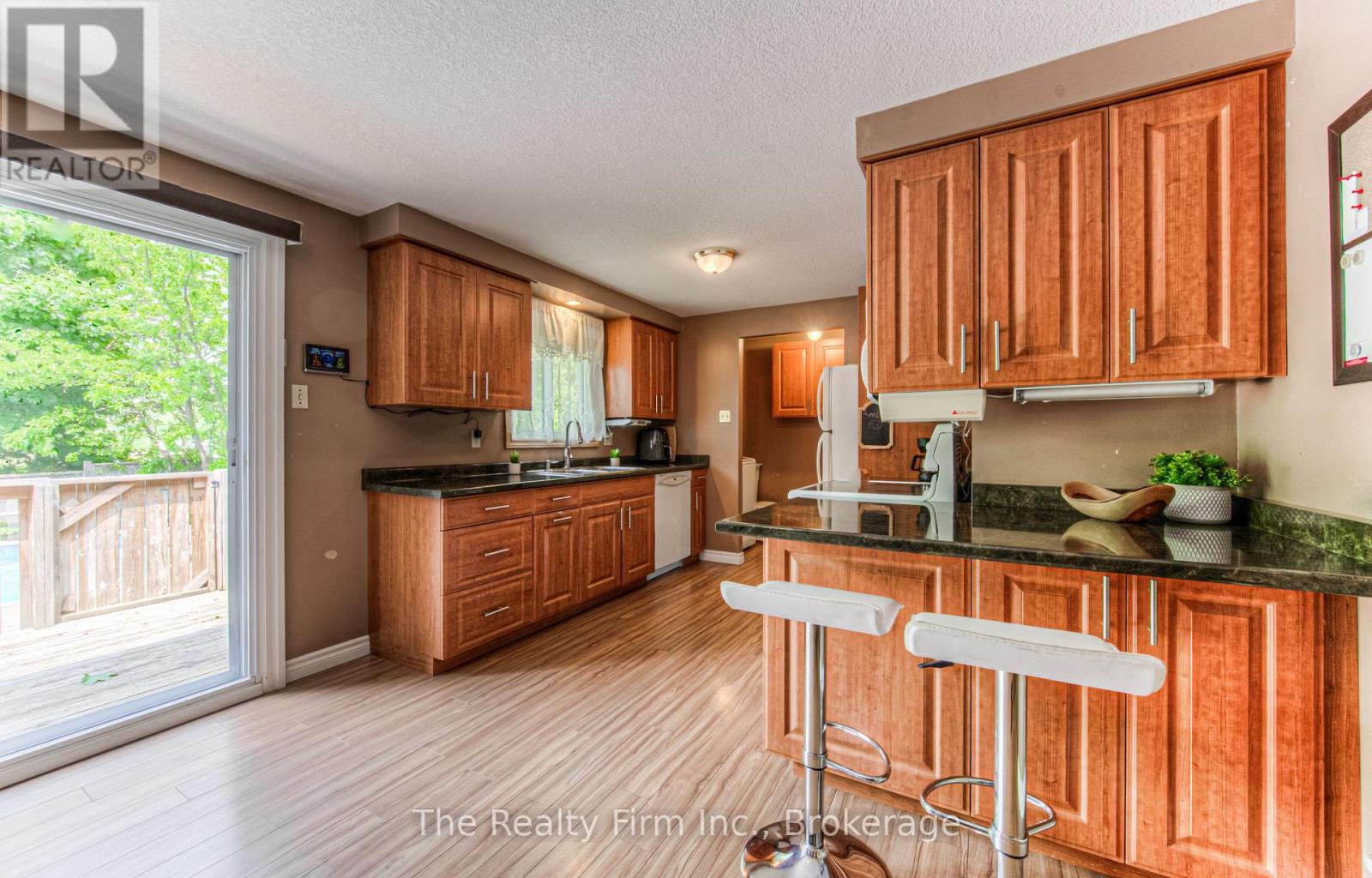 82 ROSENEATH CRESCENT - 11