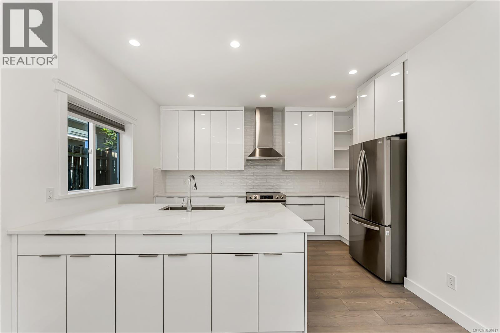  1689 Kisber Avenue, Saanich
