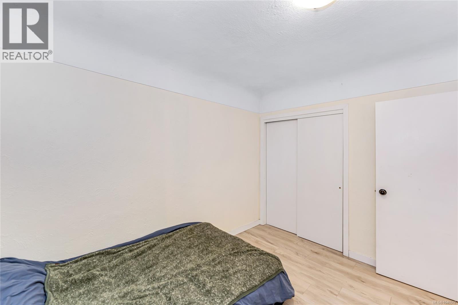  1689 Kisber Avenue, Saanich