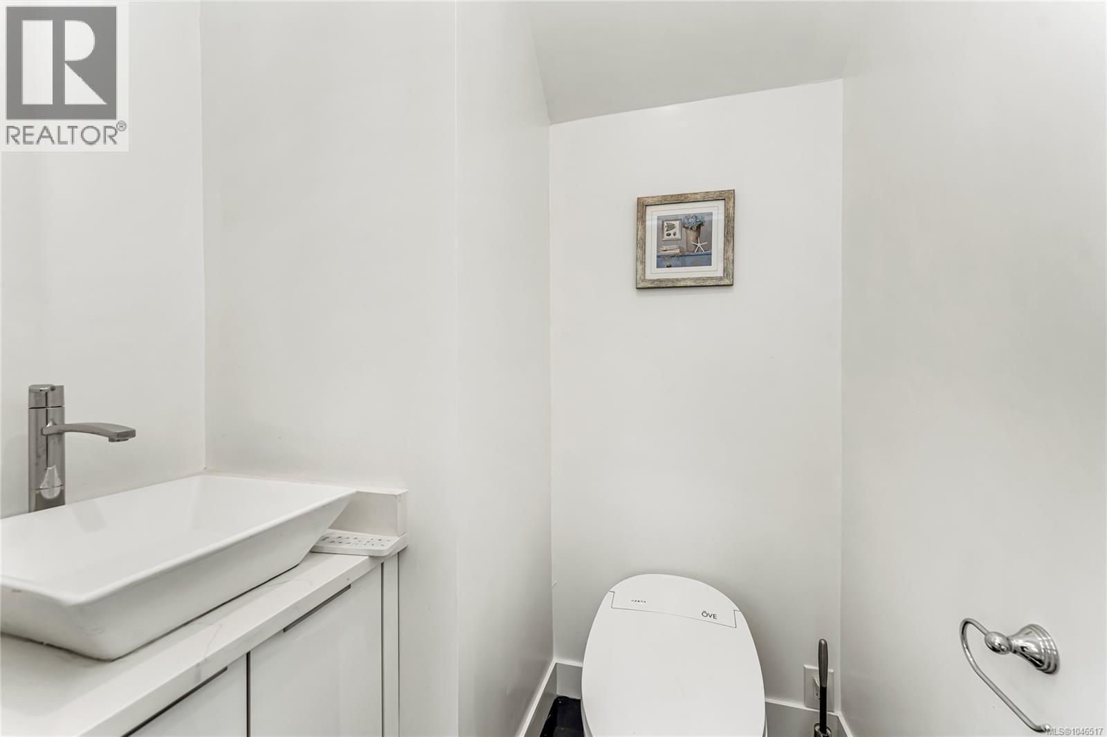  1689 Kisber Avenue, Saanich
