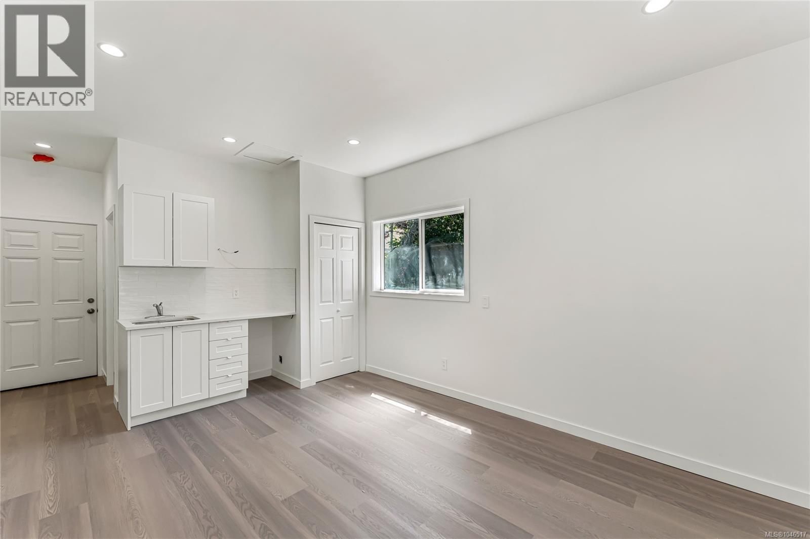  1689 Kisber Avenue, Saanich