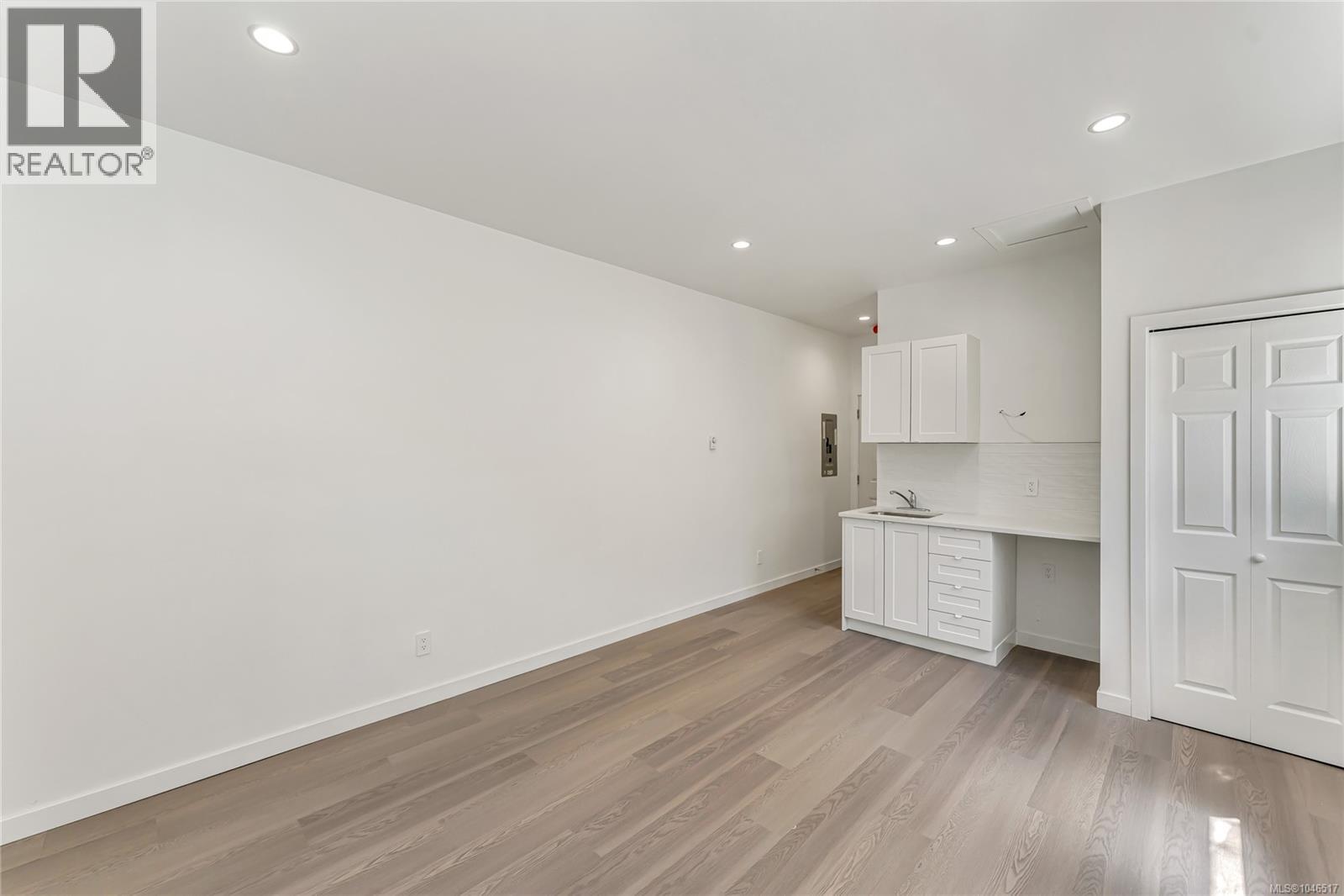  1689 Kisber Avenue, Saanich