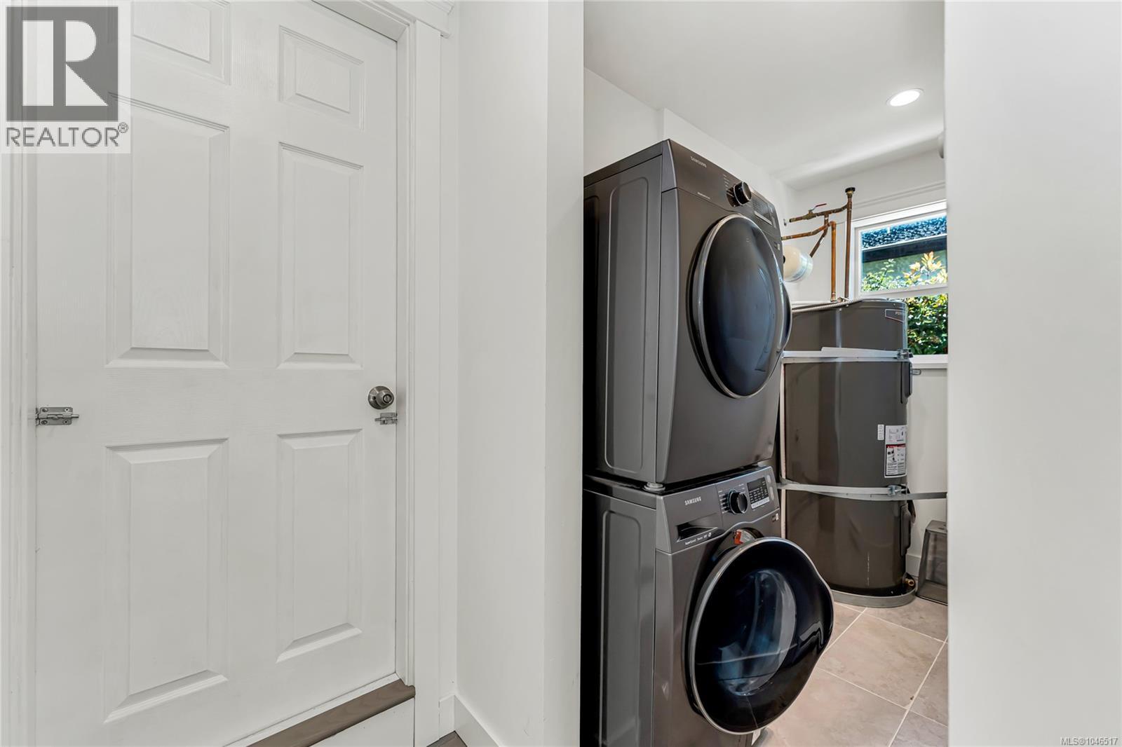  1689 Kisber Avenue, Saanich