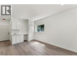 1689 Kisber Ave, Saanich, BC V8P2W5 Photo 37