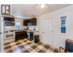 Living room - 1689 Kisber Ave, Saanich, BC V8P2W5 Photo 9