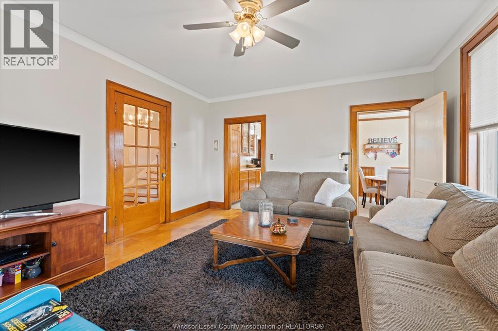 1409 GRANVILLE CRESCENT - 11