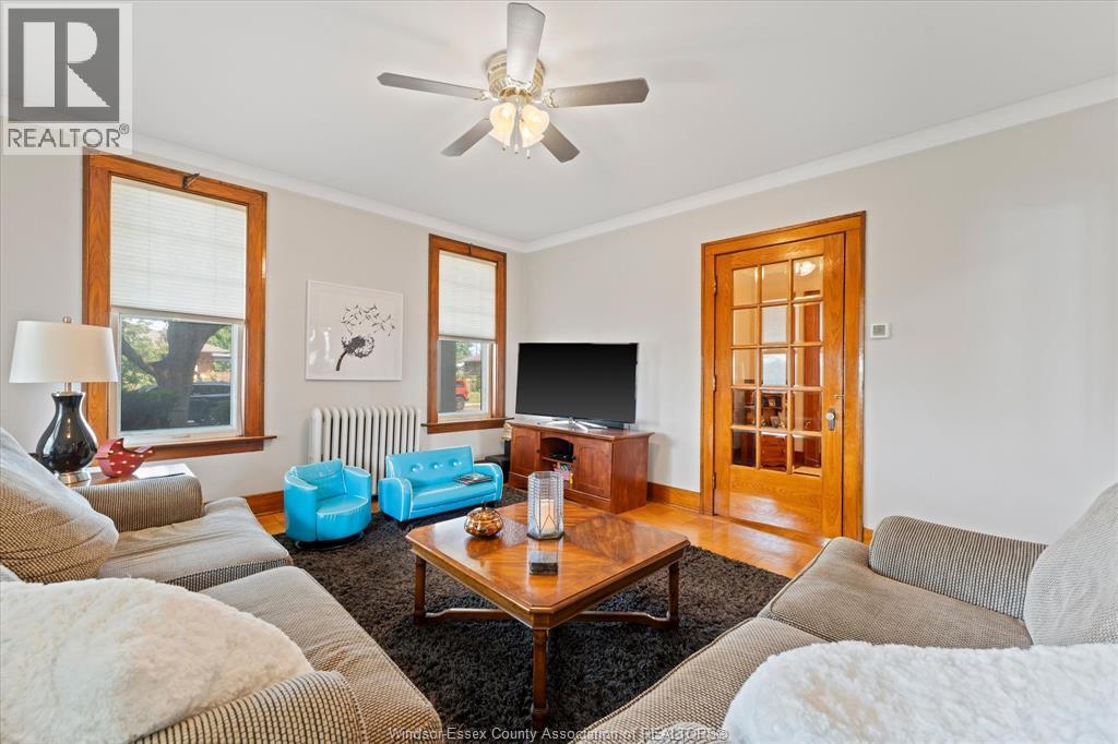 1409 GRANVILLE CRESCENT - 12