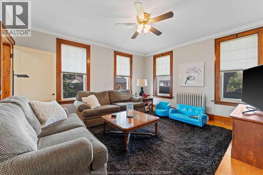 1409 GRANVILLE CRESCENT - 13
