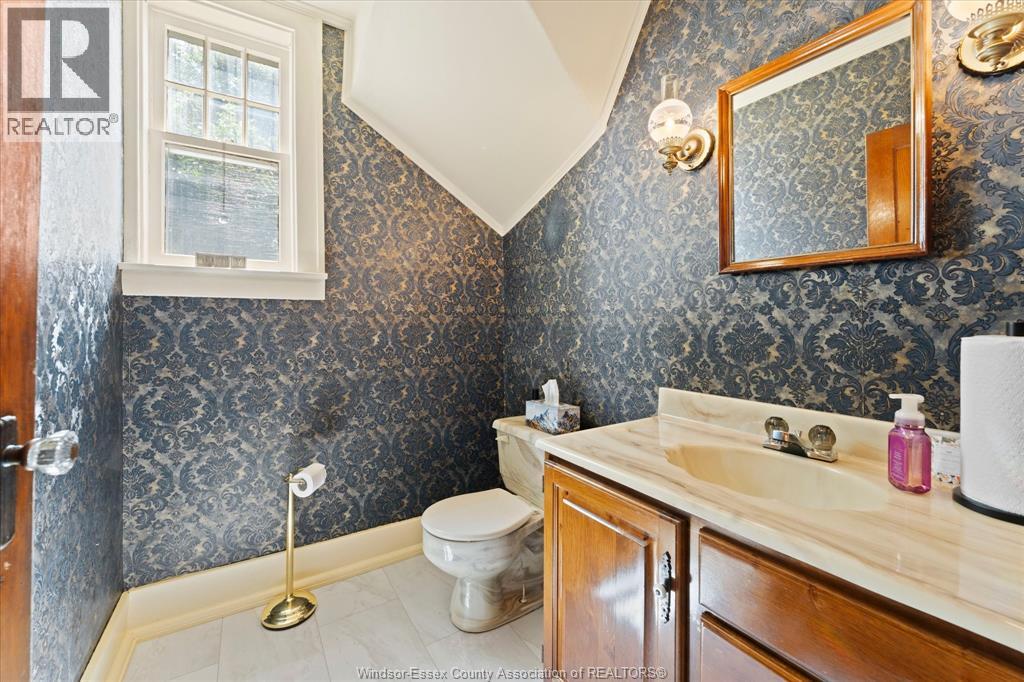 1409 GRANVILLE CRESCENT - 20