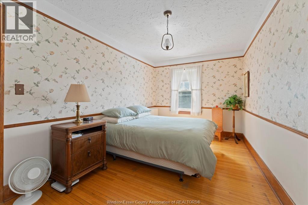 1409 GRANVILLE CRESCENT - 22