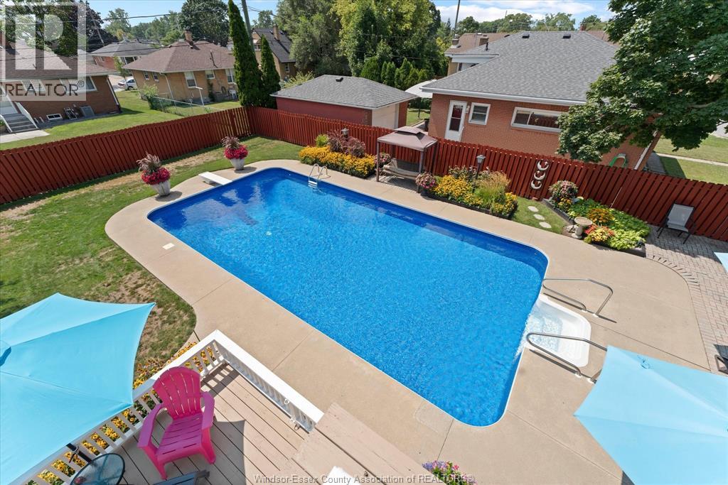 1409 GRANVILLE CRESCENT - 24