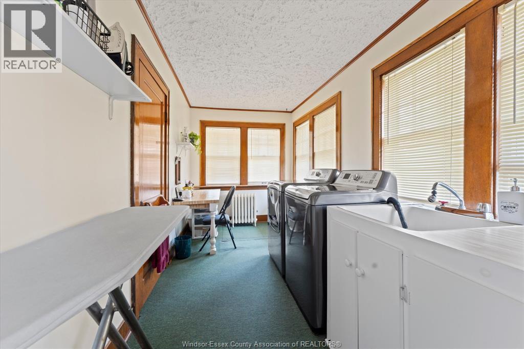 1409 GRANVILLE CRESCENT - 28