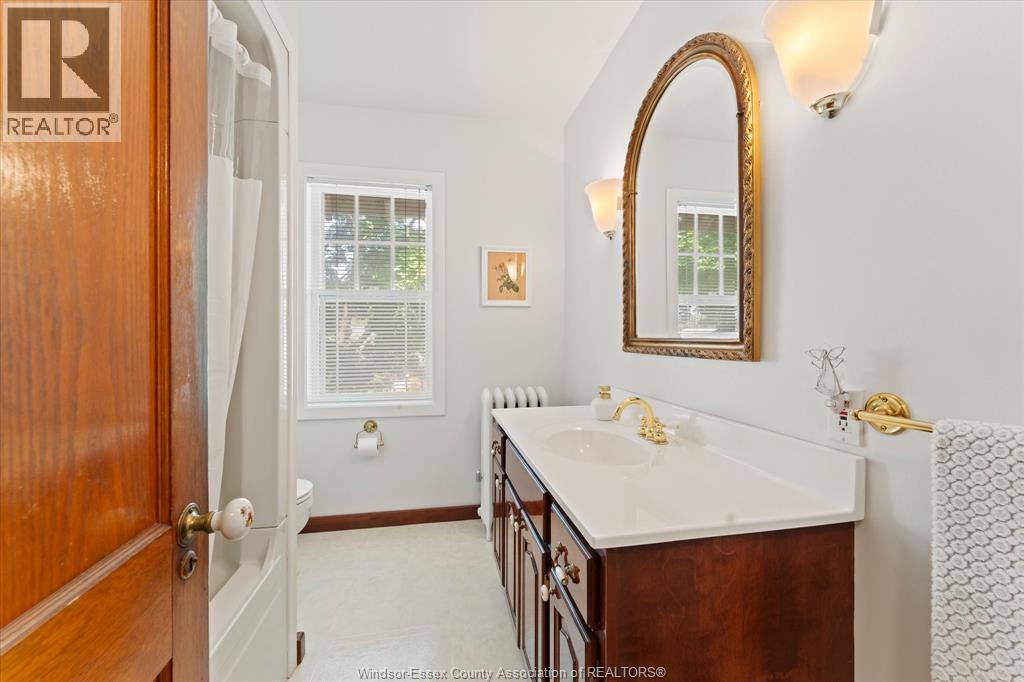 1409 GRANVILLE CRESCENT - 29