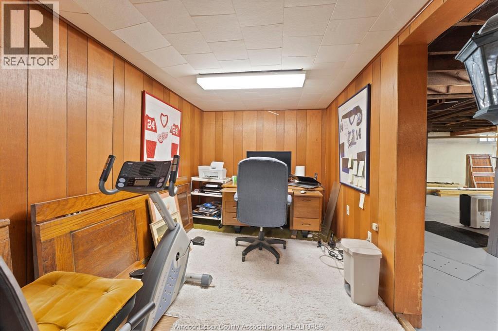 1409 GRANVILLE CRESCENT - 33