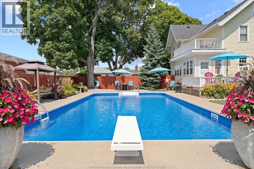 1409 GRANVILLE CRESCENT - 35
