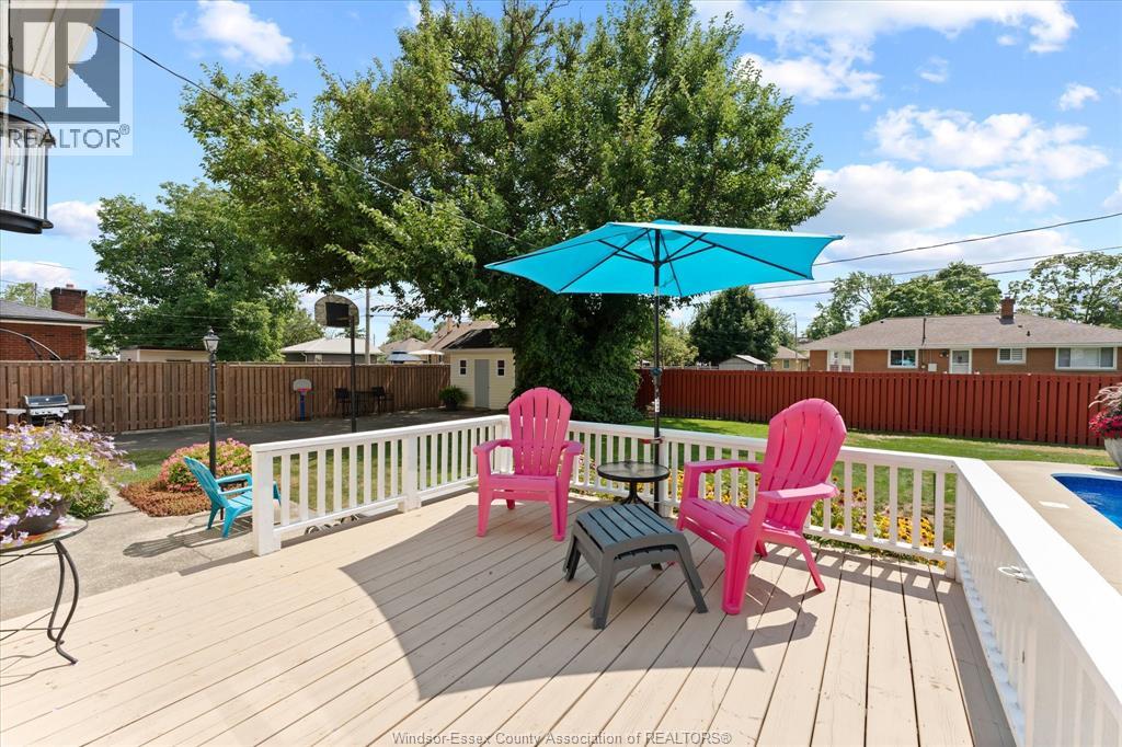 1409 GRANVILLE CRESCENT - 37